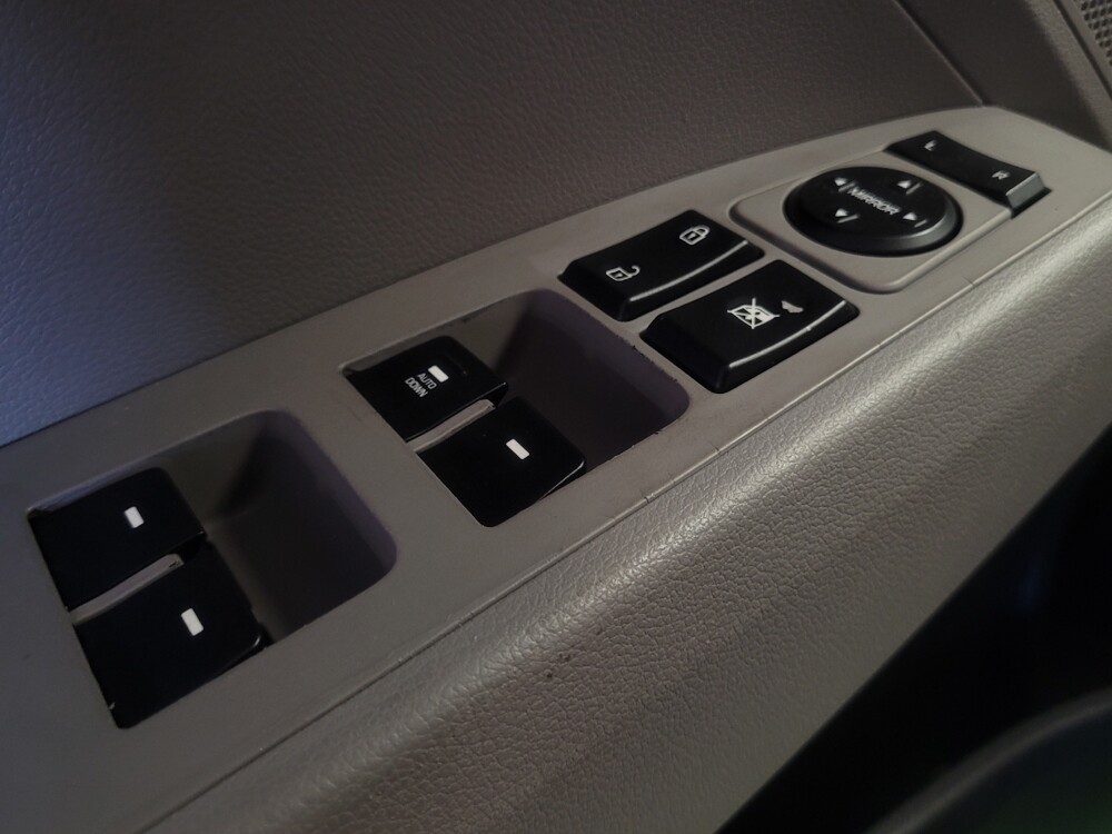 2019 Hyundai Elantra in Clearwater, FL 33764 - 18079583 27