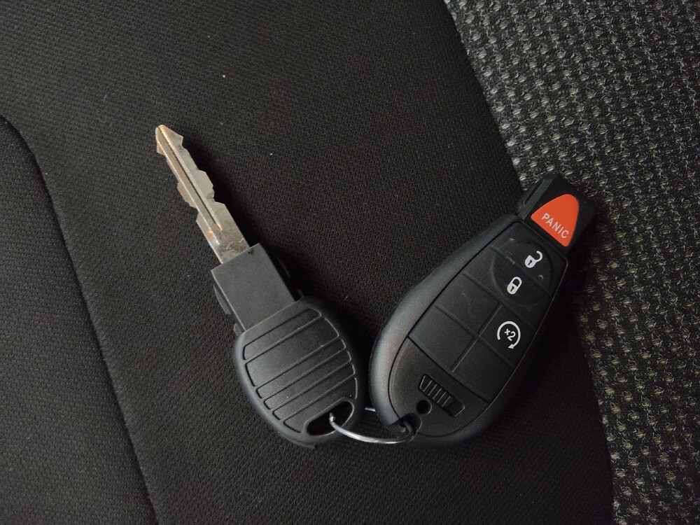 2019 Jeep Cherokee in Lakewood, CO 80215 - 18079599 32