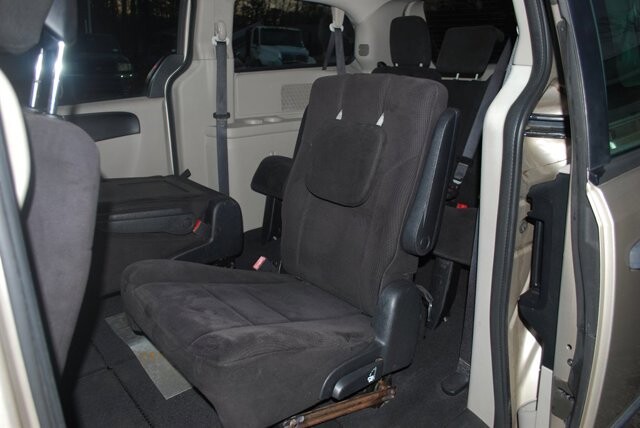 2013 Dodge Grand Caravan in Birmingham, AL 35215 - 18079612 13