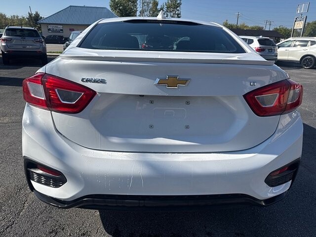 2018 Chevrolet Cruze in Oregon, OH 43616 - 18079615 4