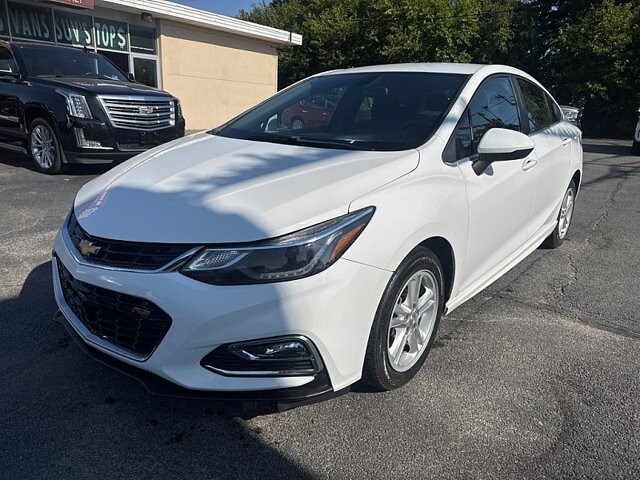 2018 Chevrolet Cruze in Oregon, OH 43616 - 18079615