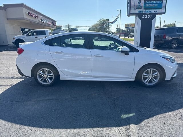 2018 Chevrolet Cruze in Oregon, OH 43616 - 18079615 6