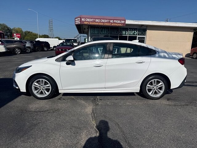 2018 Chevrolet Cruze in Oregon, OH 43616 - 18079615 2
