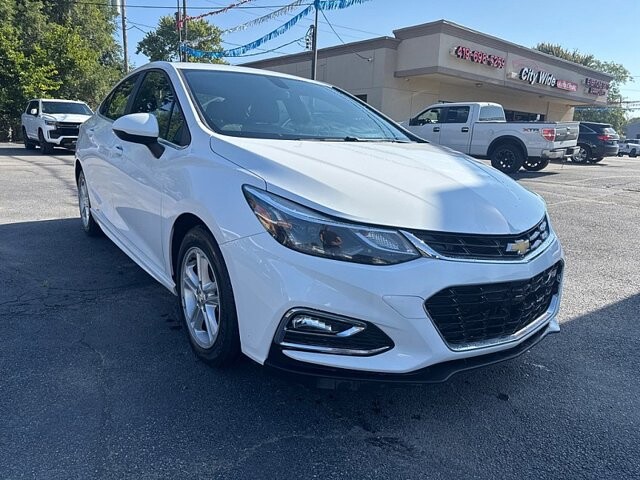 2018 Chevrolet Cruze in Oregon, OH 43616 - 18079615 7