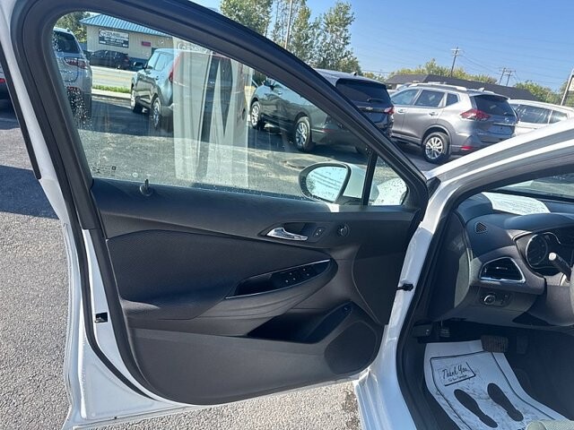 2018 Chevrolet Cruze in Oregon, OH 43616 - 18079615 9