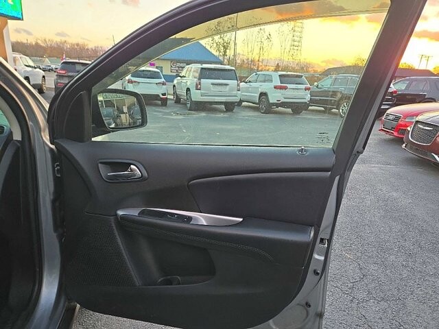 2020 Dodge Journey in Oregon, OH 43616 - 18079617 17