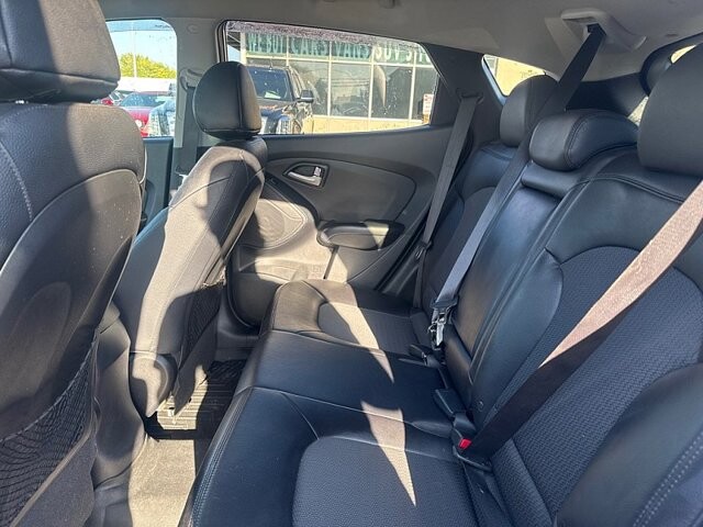 2013 Hyundai Tucson in Oregon, OH 43616 - 18079618 12