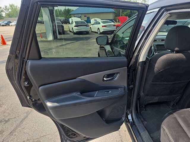 2019 Nissan Murano in Oregon, OH 43616 - 18079619 12