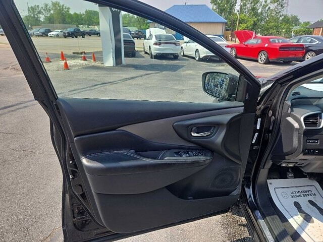 2019 Nissan Murano in Oregon, OH 43616 - 18079619 9