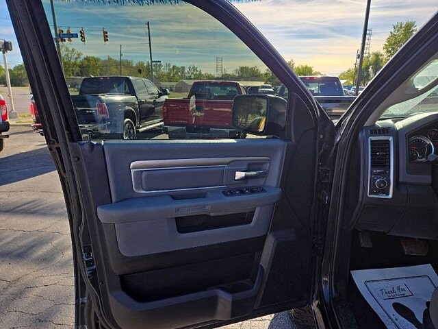 2015 RAM 1500 in Oregon, OH 43616 - 18079620 9