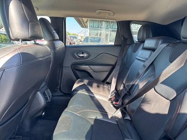 2015 Jeep Cherokee in Oregon, OH 43616 - 18079621 12