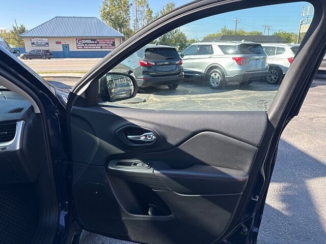 2015 Jeep Cherokee in Oregon, OH 43616 - 18079621 16