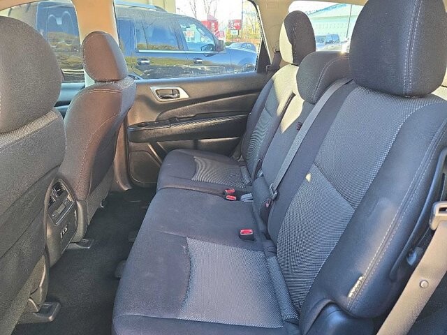 2020 Nissan Pathfinder in Oregon, OH 43616 - 18079623 12