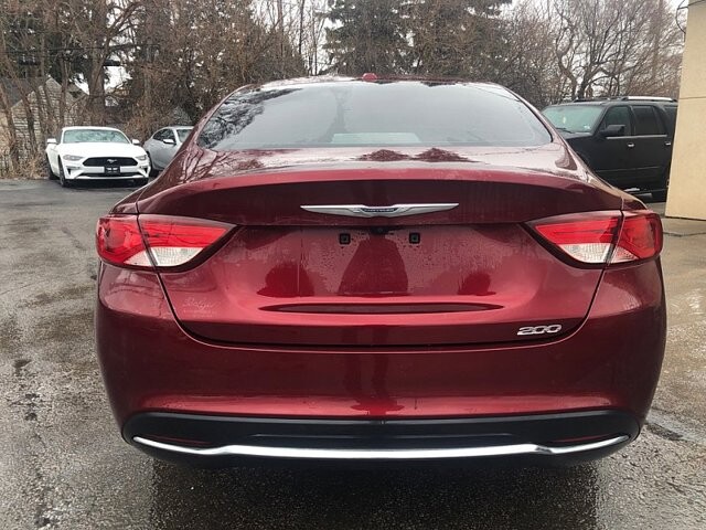 2015 Chrysler 200 in Oregon, OH 43616 - 18079625 6