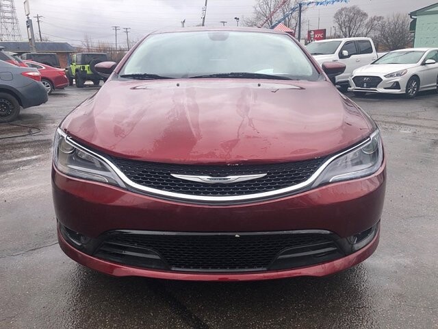 2015 Chrysler 200 in Oregon, OH 43616 - 18079625 10