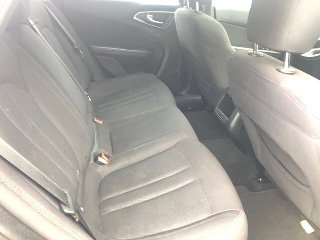 2015 Chrysler 200 in Oregon, OH 43616 - 18079625 17