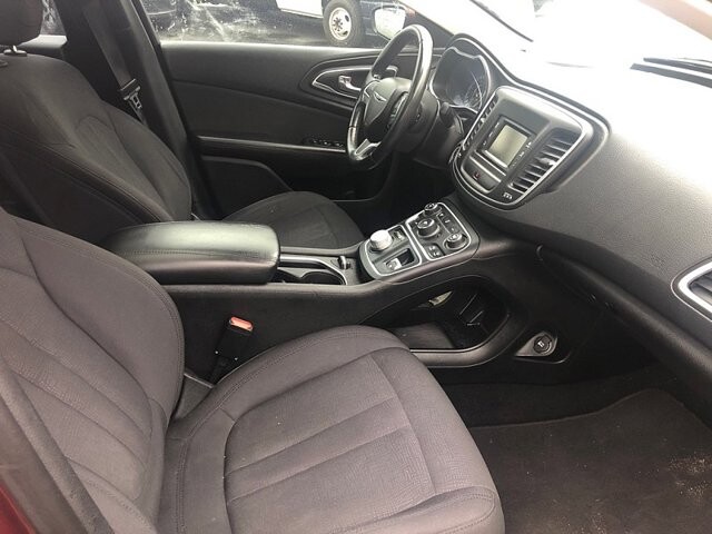 2015 Chrysler 200 in Oregon, OH 43616 - 18079625 19