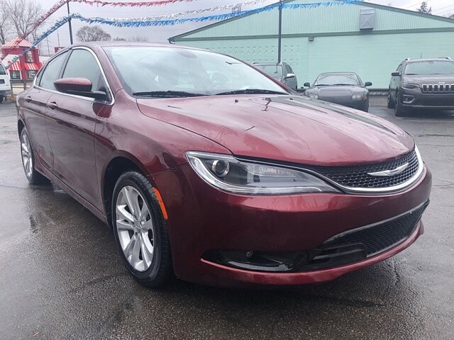 2015 Chrysler 200 in Oregon, OH 43616 - 18079625 9