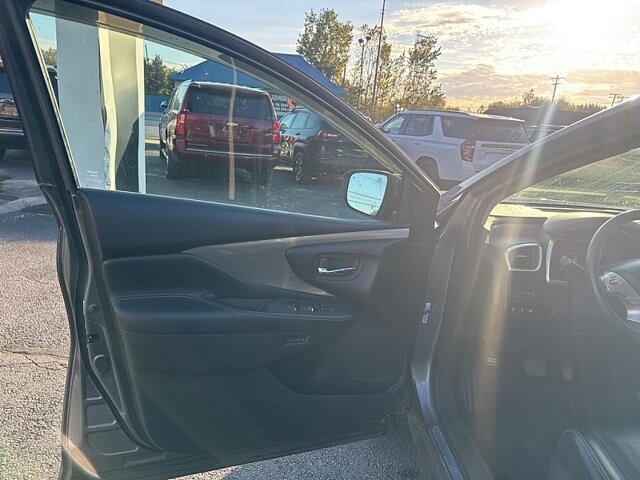 2017 Nissan Murano in Oregon, OH 43616 - 18079627 9