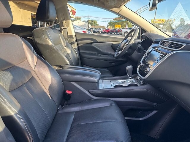2017 Nissan Murano in Oregon, OH 43616 - 18079627 17