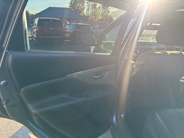 2017 Nissan Murano in Oregon, OH 43616 - 18079627 11