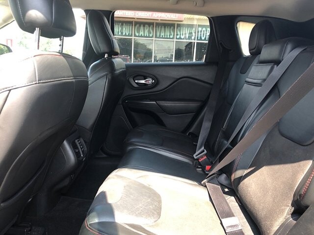 2015 Jeep Cherokee in Oregon, OH 43616 - 18079629 12