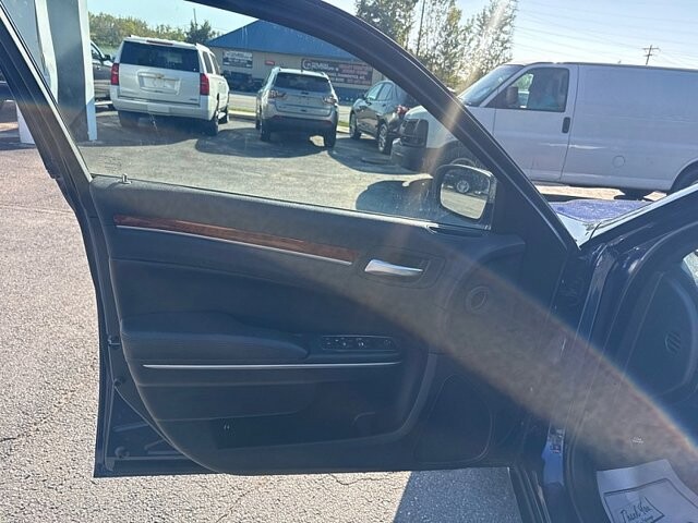 2014 Chrysler 300 in Oregon, OH 43616 - 18079630 8