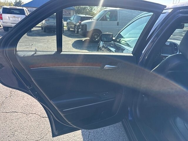 2014 Chrysler 300 in Oregon, OH 43616 - 18079630 10