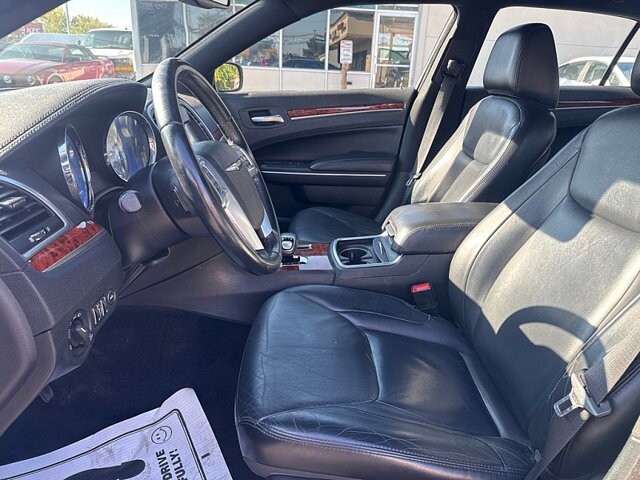 2014 Chrysler 300 in Oregon, OH 43616 - 18079630 9