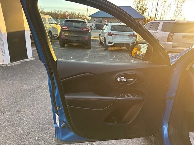 2020 Jeep Cherokee in Oregon, OH 43616 - 18079632 9