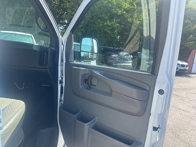 2013 Chevrolet Express 3500 in Oregon, OH 43616 - 18079636 16
