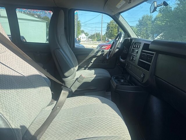 2013 Chevrolet Express 3500 in Oregon, OH 43616 - 18079636 17