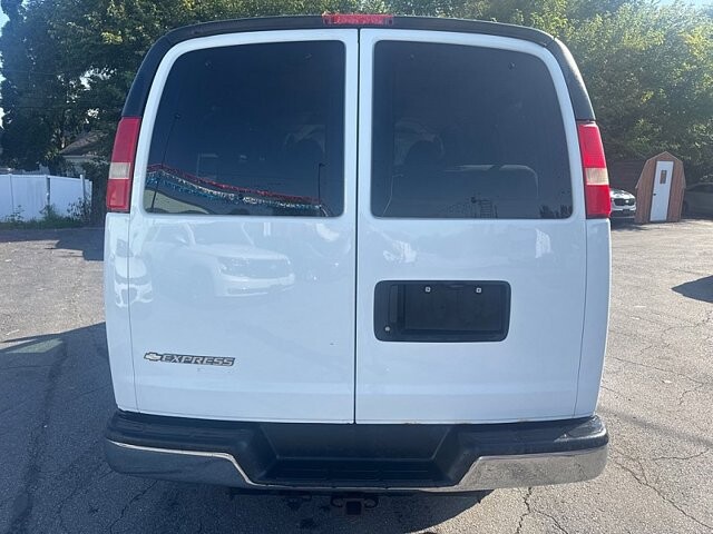 2013 Chevrolet Express 3500 in Oregon, OH 43616 - 18079636 4