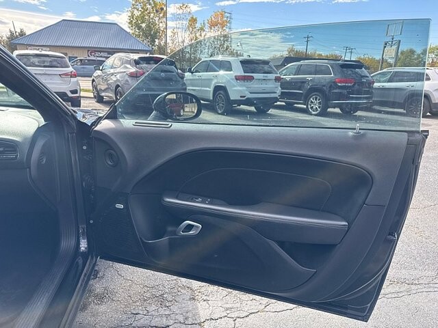 2015 Dodge Challenger in Oregon, OH 43616 - 18079637 13