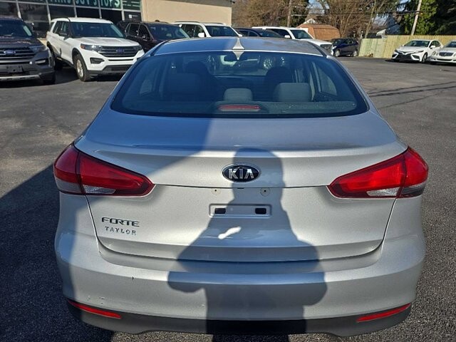 2017 Kia Forte in Oregon, OH 43616 - 18079641 4