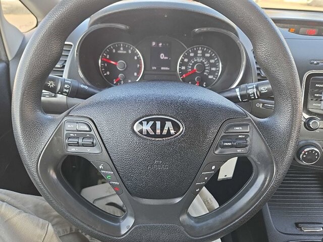 2017 Kia Forte in Oregon, OH 43616 - 18079641 20