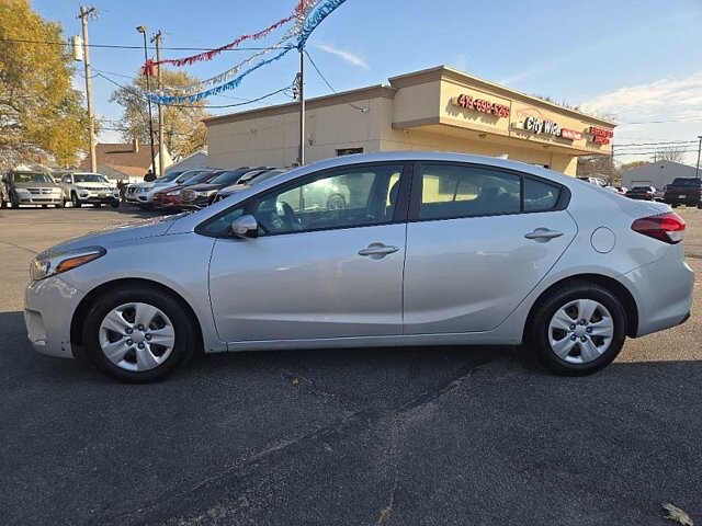 2017 Kia Forte in Oregon, OH 43616 - 18079641 3
