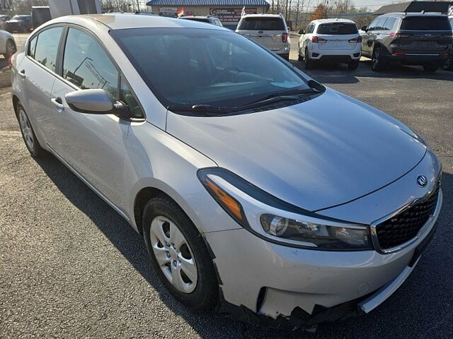 2017 Kia Forte in Oregon, OH 43616 - 18079641 7