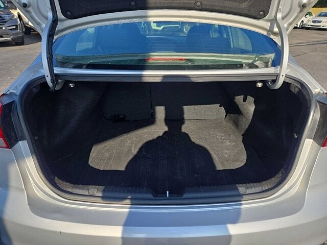 2017 Kia Forte in Oregon, OH 43616 - 18079641 13