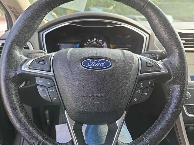 2020 Ford Fusion in Oregon, OH 43616 - 18079645 20