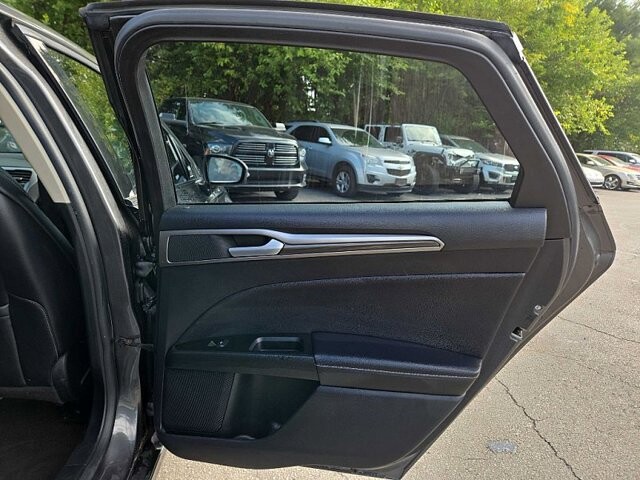2020 Ford Fusion in Oregon, OH 43616 - 18079645 14
