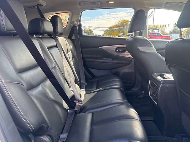 2017 Nissan Murano in Oregon, OH 43616 - 18079647 15