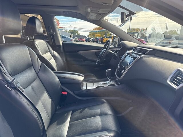 2017 Nissan Murano in Oregon, OH 43616 - 18079647 17