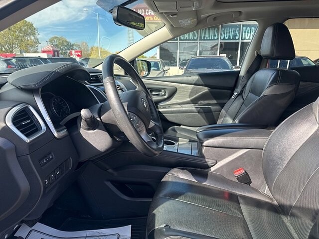2017 Nissan Murano in Oregon, OH 43616 - 18079647 10