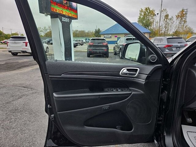 2019 Jeep Grand Cherokee in Oregon, OH 43616 - 18079649 9