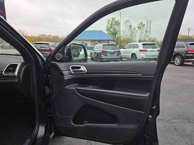 2019 Jeep Grand Cherokee in Oregon, OH 43616 - 18079649 16