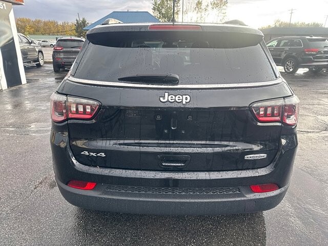 2018 Jeep Compass in Oregon, OH 43616 - 18079650 4