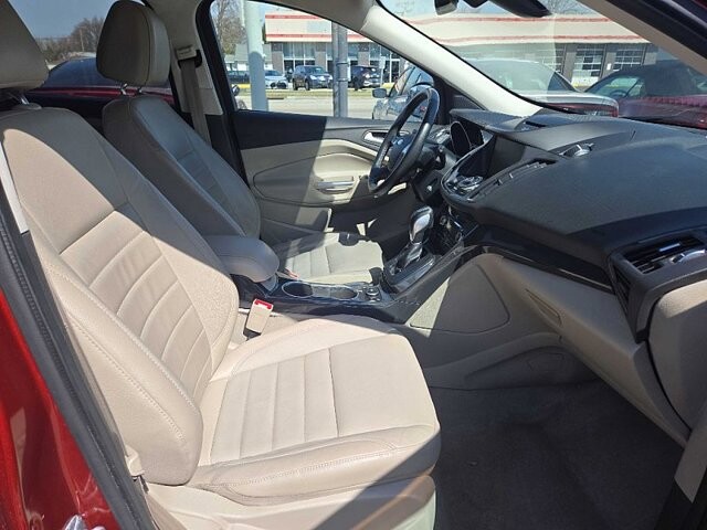 2014 Ford Escape in Oregon, OH 43616 - 18079654 17