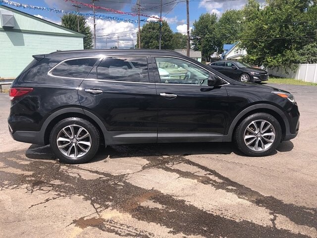 2017 Hyundai Santa Fe in Oregon, OH 43616 - 18079656 6