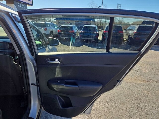 2019 Kia Sportage in Oregon, OH 43616 - 18079660 39